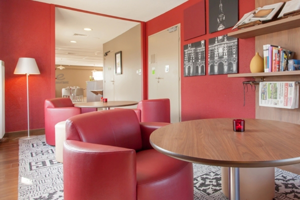 Hotel Campanile - Poitiers Aeroport
